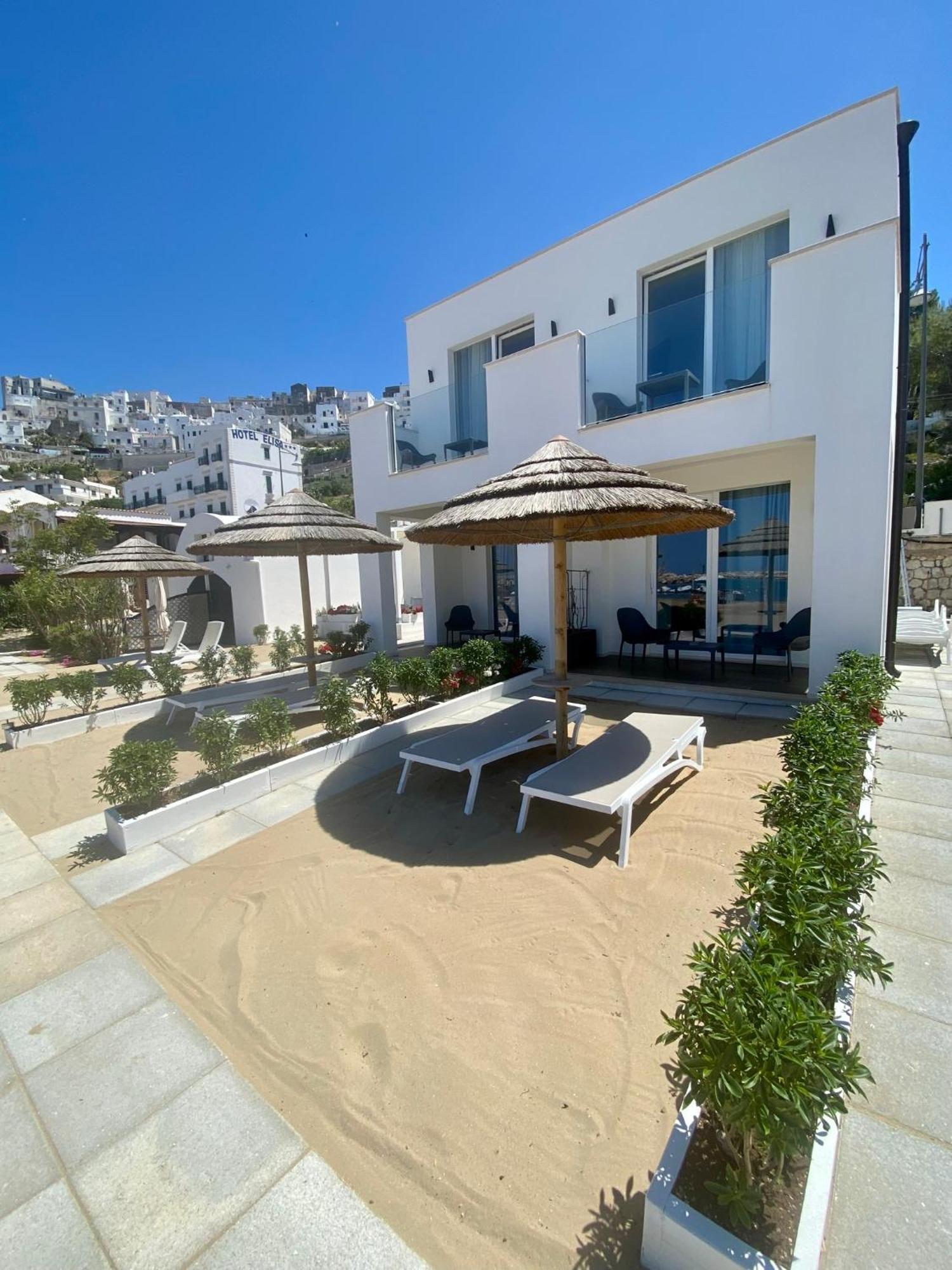 Marina Bay Beach Suites Peschici Exteriör bild