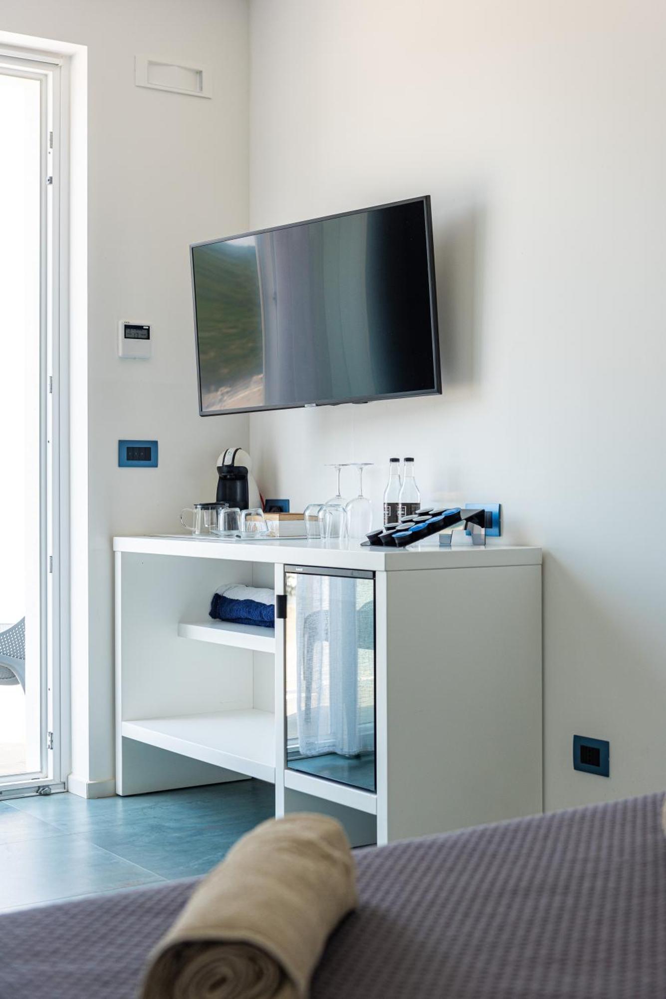 Marina Bay Beach Suites Peschici Exteriör bild