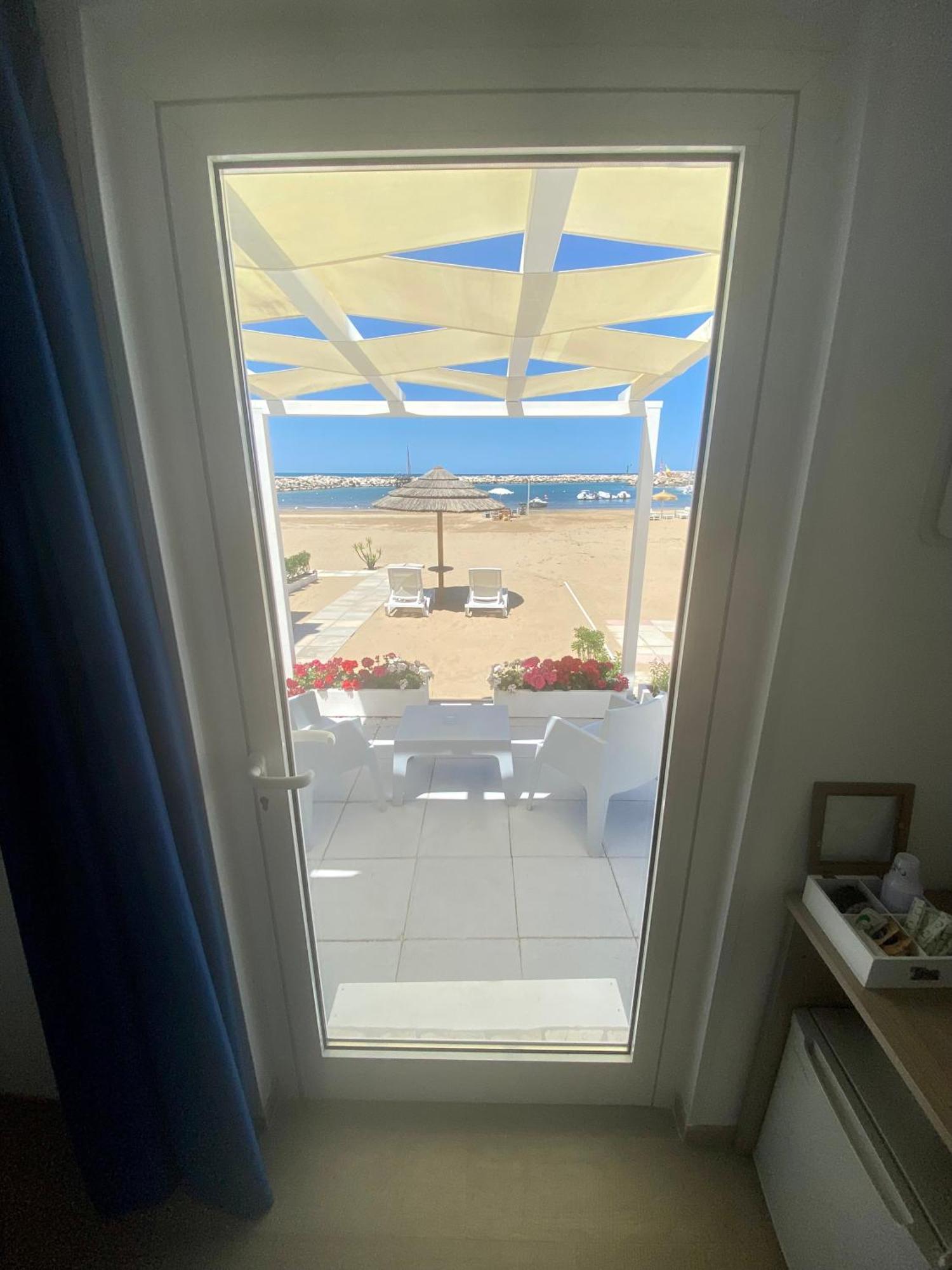 Marina Bay Beach Suites Peschici Exteriör bild
