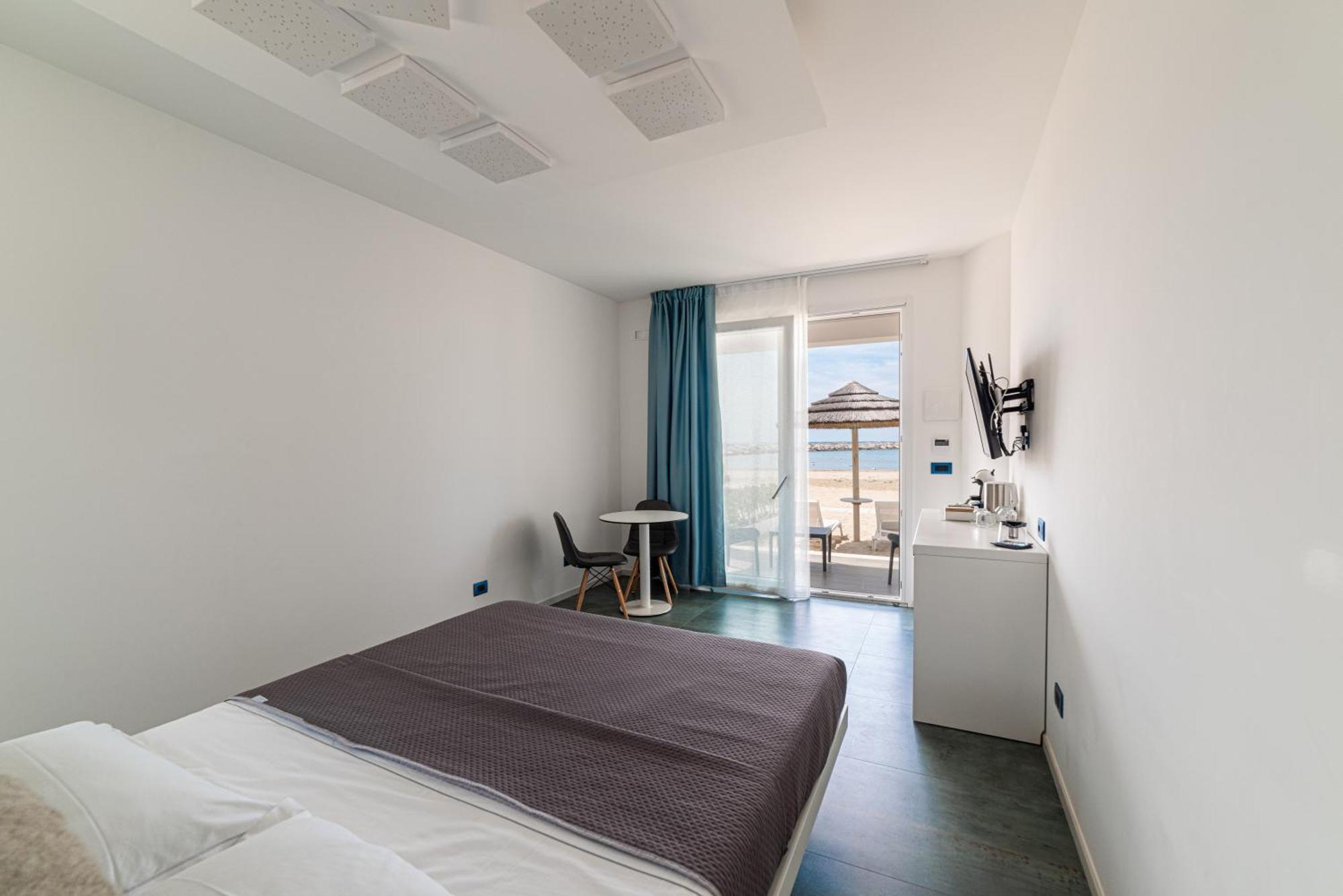 Marina Bay Beach Suites Peschici Exteriör bild