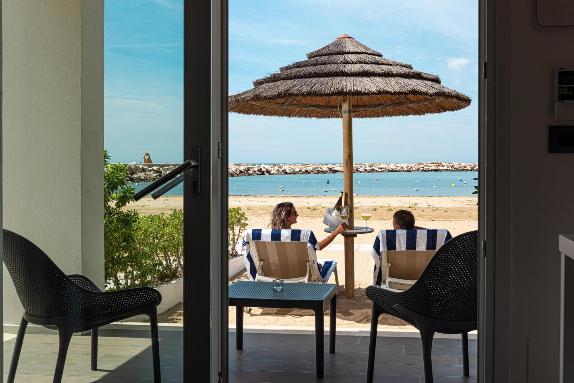 Marina Bay Beach Suites Peschici Exteriör bild