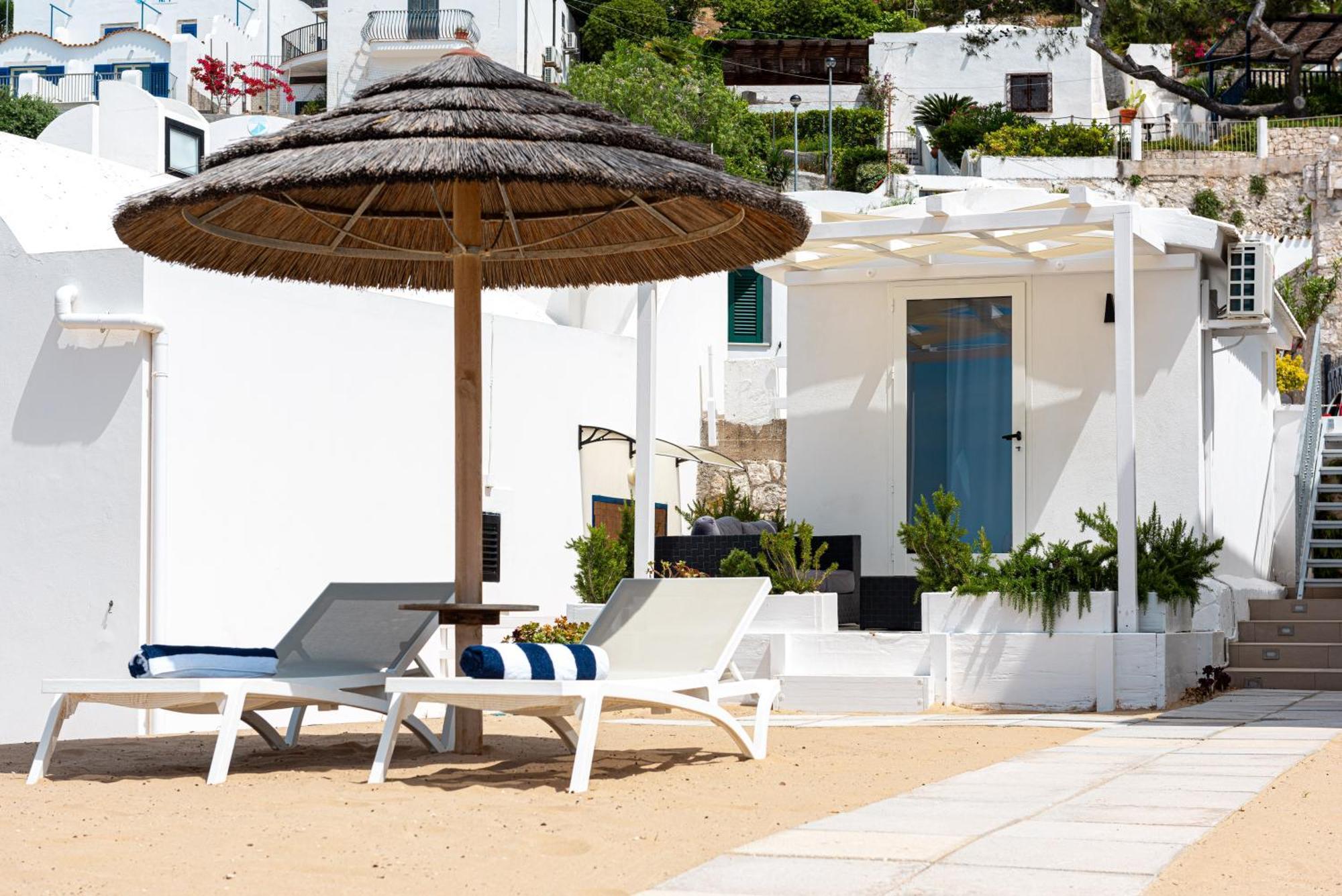 Marina Bay Beach Suites Peschici Exteriör bild